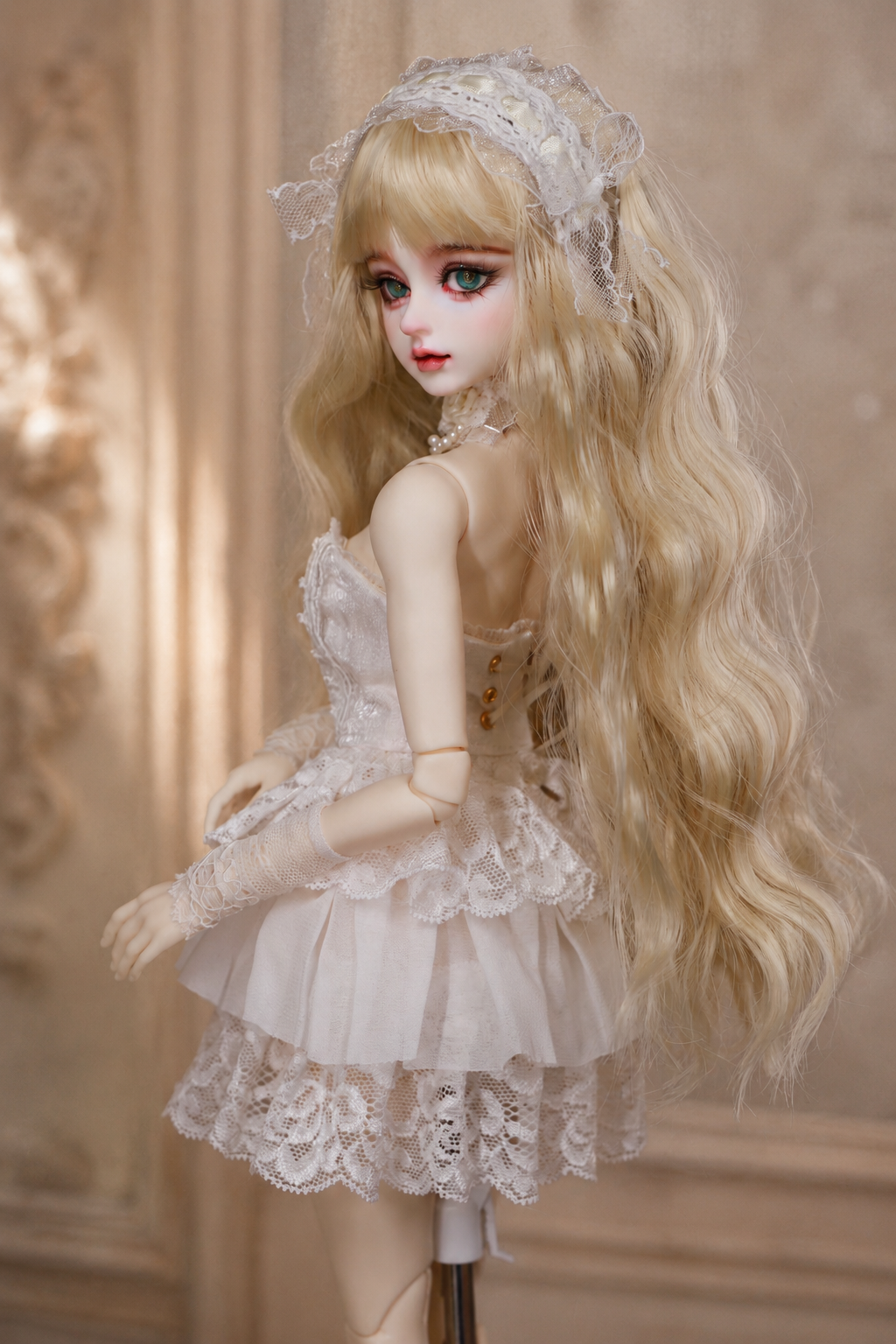 BJD Doll 1/4,Exquisite Hand-Painted Makeup,White Outfit Style - Image 4